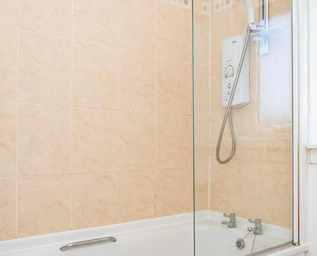 Luxury 3-Bed Townhouse With Free Parking And Central Edinburgh