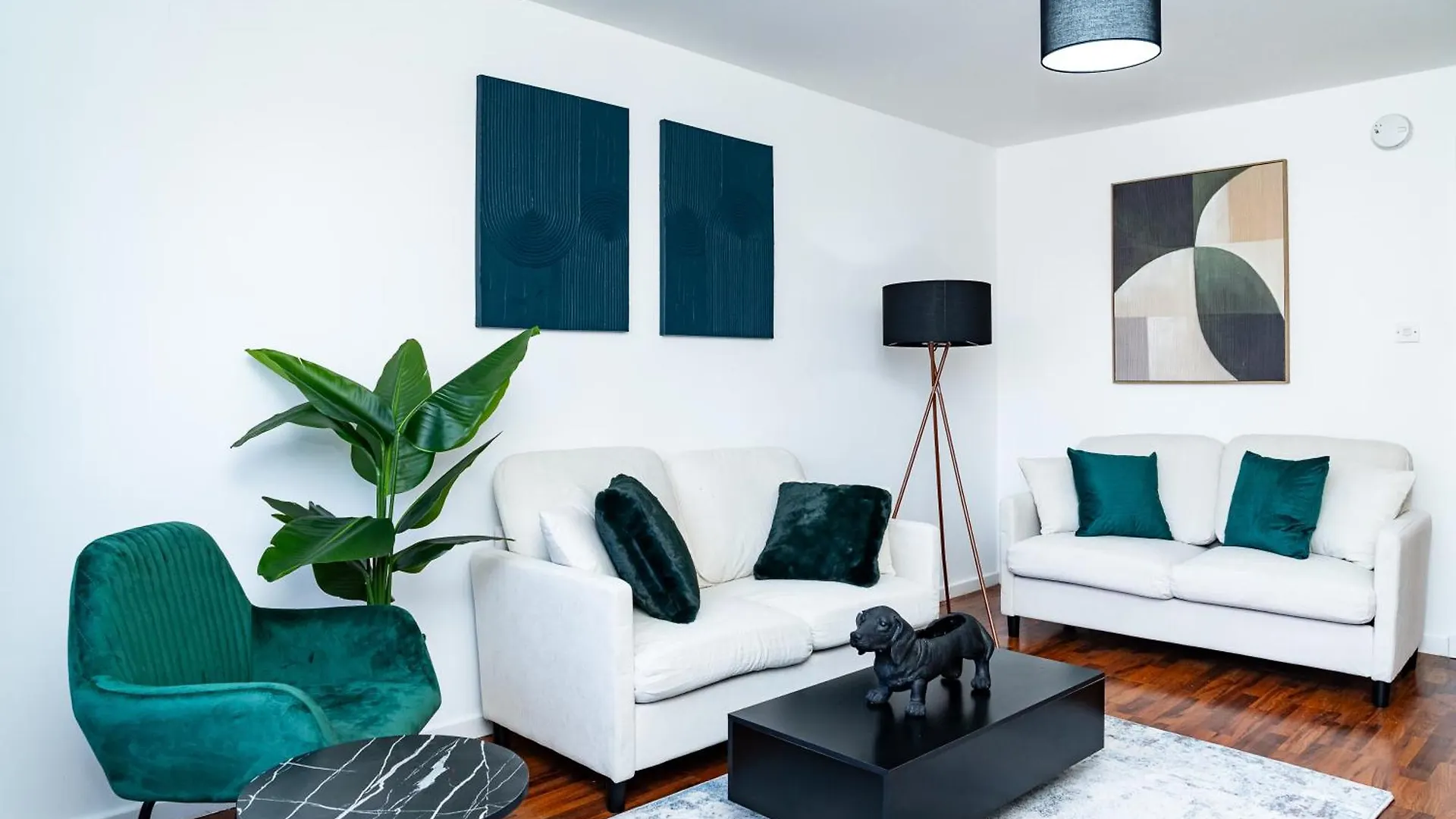 Luxury 3-Bed Townhouse With Free Parking And Central Edinburgh