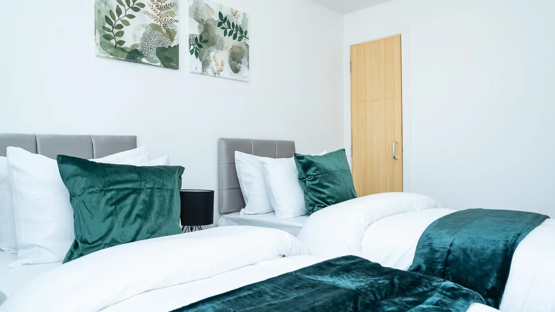 Apartment Luxury 3-Bed Townhouse With Free Parking And Central Edinburgh