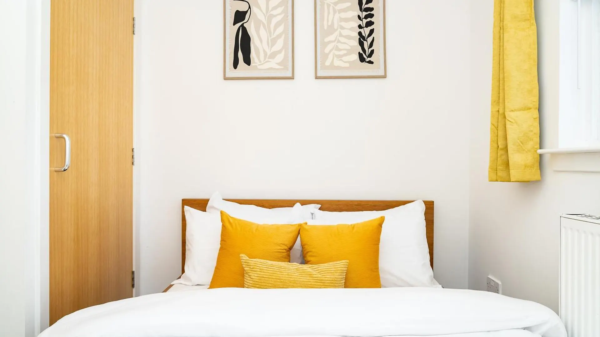 Luxury 3-Bed Townhouse With Free Parking And Central Edinburgh 0*,  Großbritannien