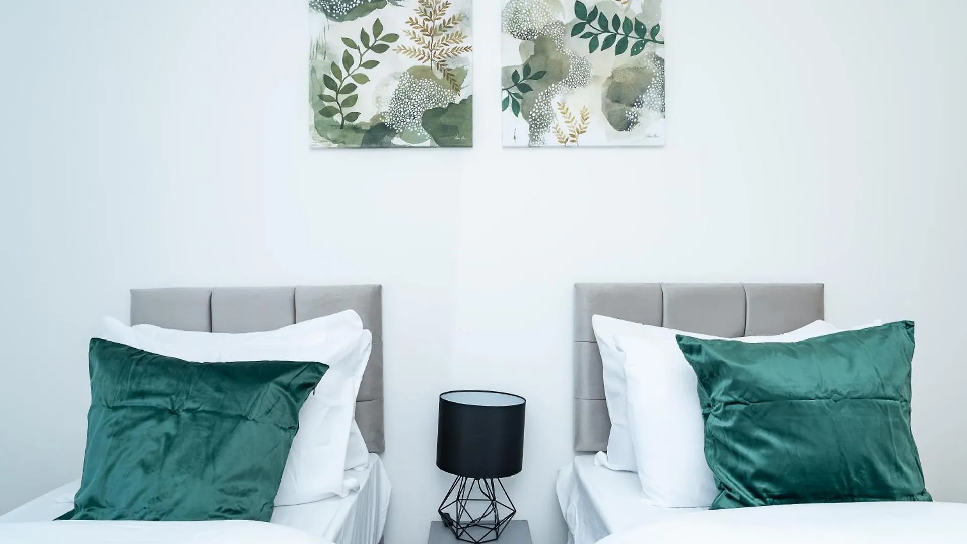 Luxury 3-Bed Townhouse With Free Parking And Central Edynburg